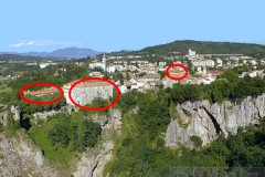 Crvenom bojom označene su zgrade Državnog arhiva u Pazinu